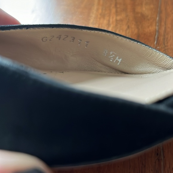 Stuart Weitzman size 8.5 Suede Heel - Picture 4 of 7